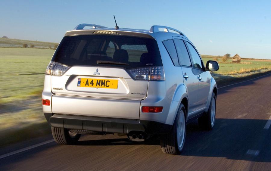  Mitsubishi Outlander Warrior 2007 года  (UK) (фото 27 из 39)